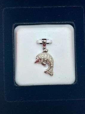 🆕 Silver Dolphin Pendant with 1ctwt Moissanite Crystals $200 retail